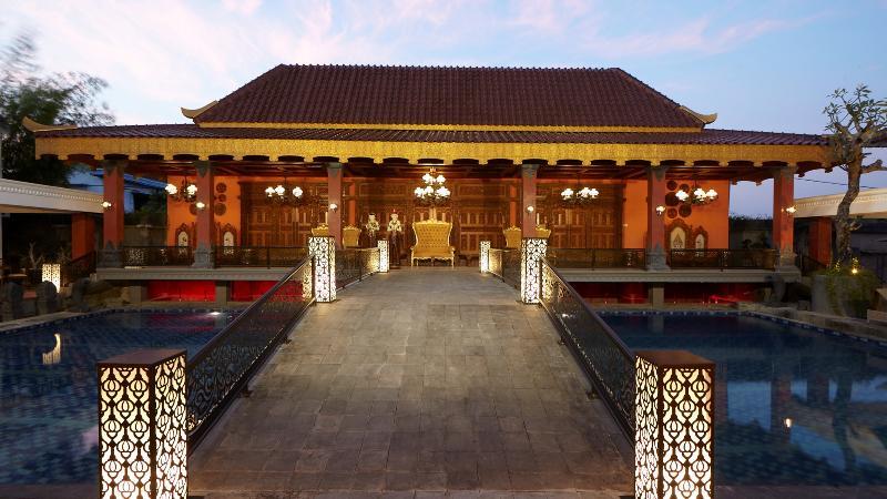 Ramada Suites By Wyndham Solo Ngoại thất bức ảnh